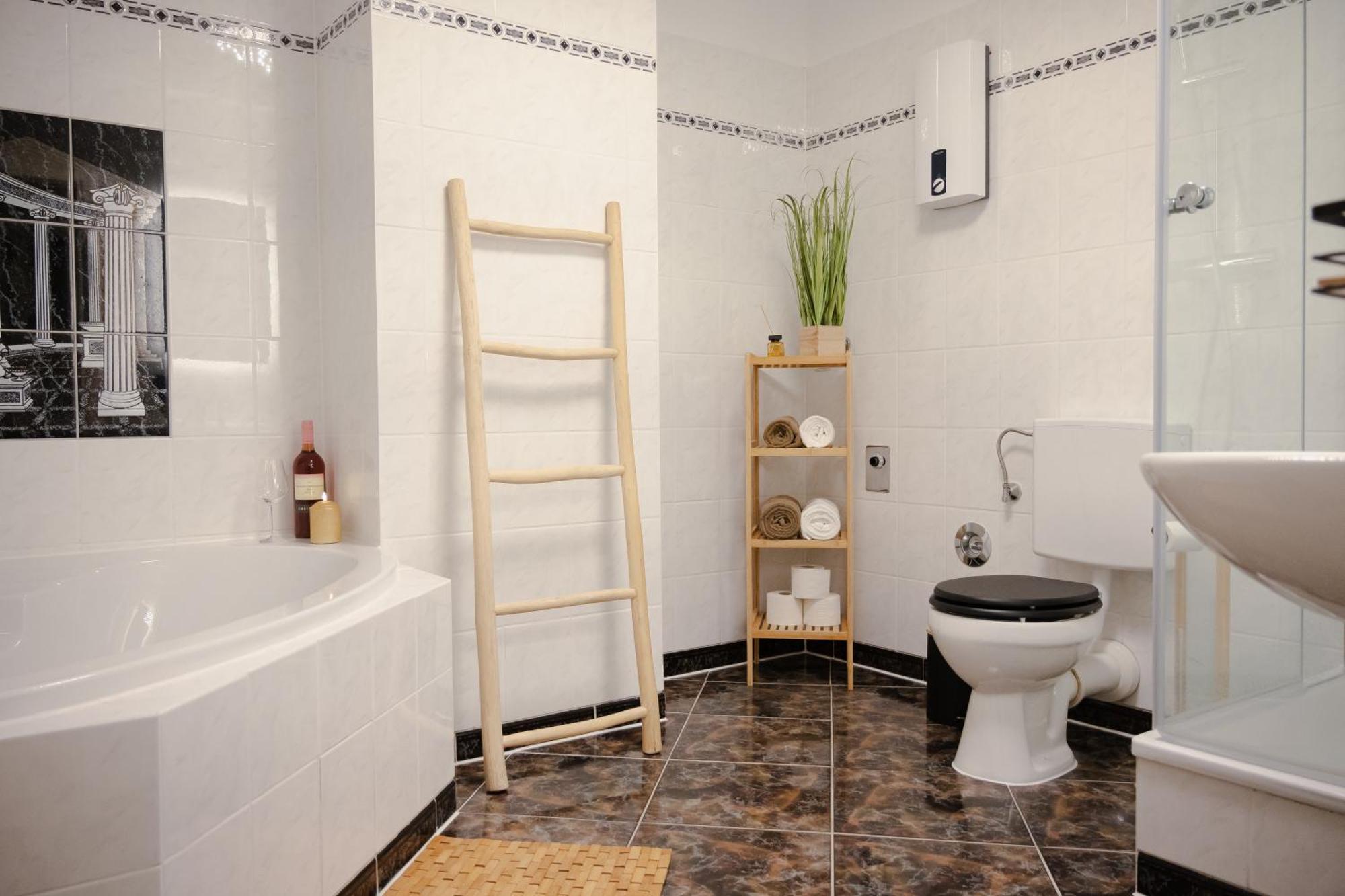 Jasta Homes Altstadt, Zentral, Ueberdachter Parkplatz, Netflix, Vollausstattung, Loft, Modern Und Komfort Hamelin Exteriér fotografie