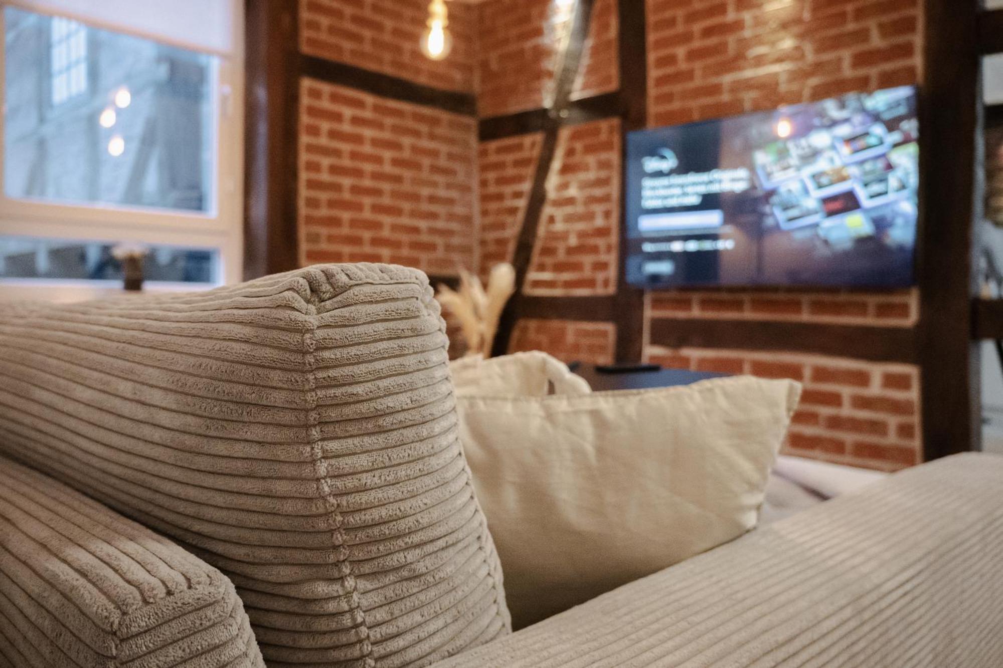 Jasta Homes Altstadt, Zentral, Ueberdachter Parkplatz, Netflix, Vollausstattung, Loft, Modern Und Komfort Hamelin Exteriér fotografie